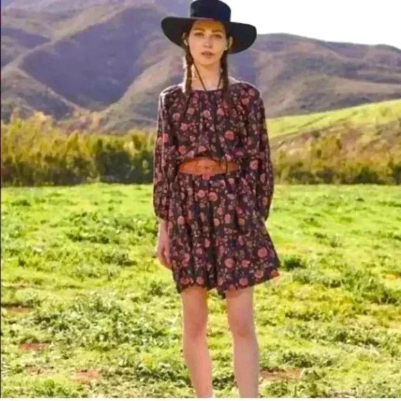 THE GREAT. Dresses & Skirts - THE GREAT The Bluff Antique Floral Burnt Orange Belted Puff-Sleeve Dress Size S
